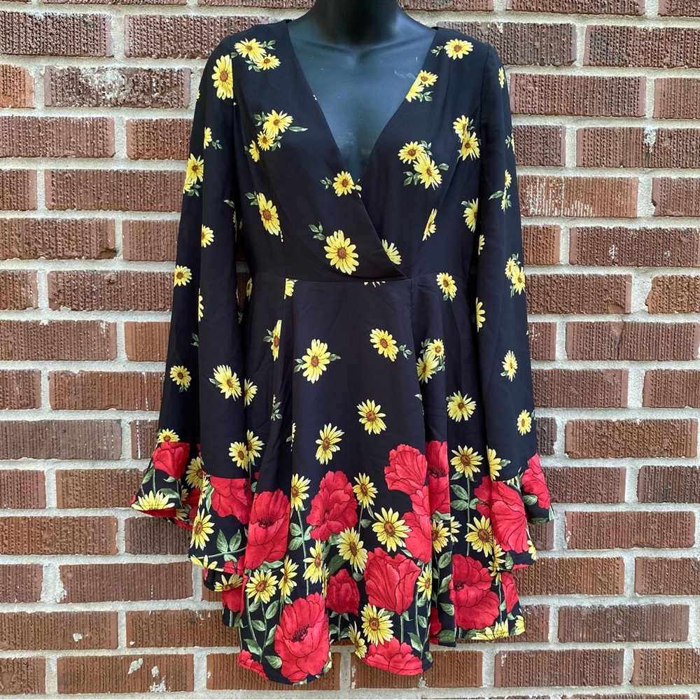 Forever 21 Dress Darling Black Yellow Daisy Print Bell Sleeve side zipper Sz M